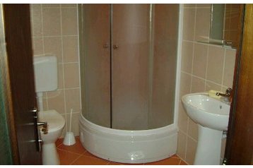 Rumunia Privát Lepşa, Zewnątrz